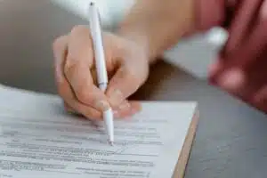 Δικηγόροι που ασχολούνται με δάνεια προσφέροντας λύσεις για τη διάσωση περιουσίας