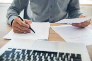 Δικηγόροι για συντάξεις με εξειδικευμένη εμπειρία στη νομική καθοδήγηση για ασφαλισμένους και συνταξιούχους